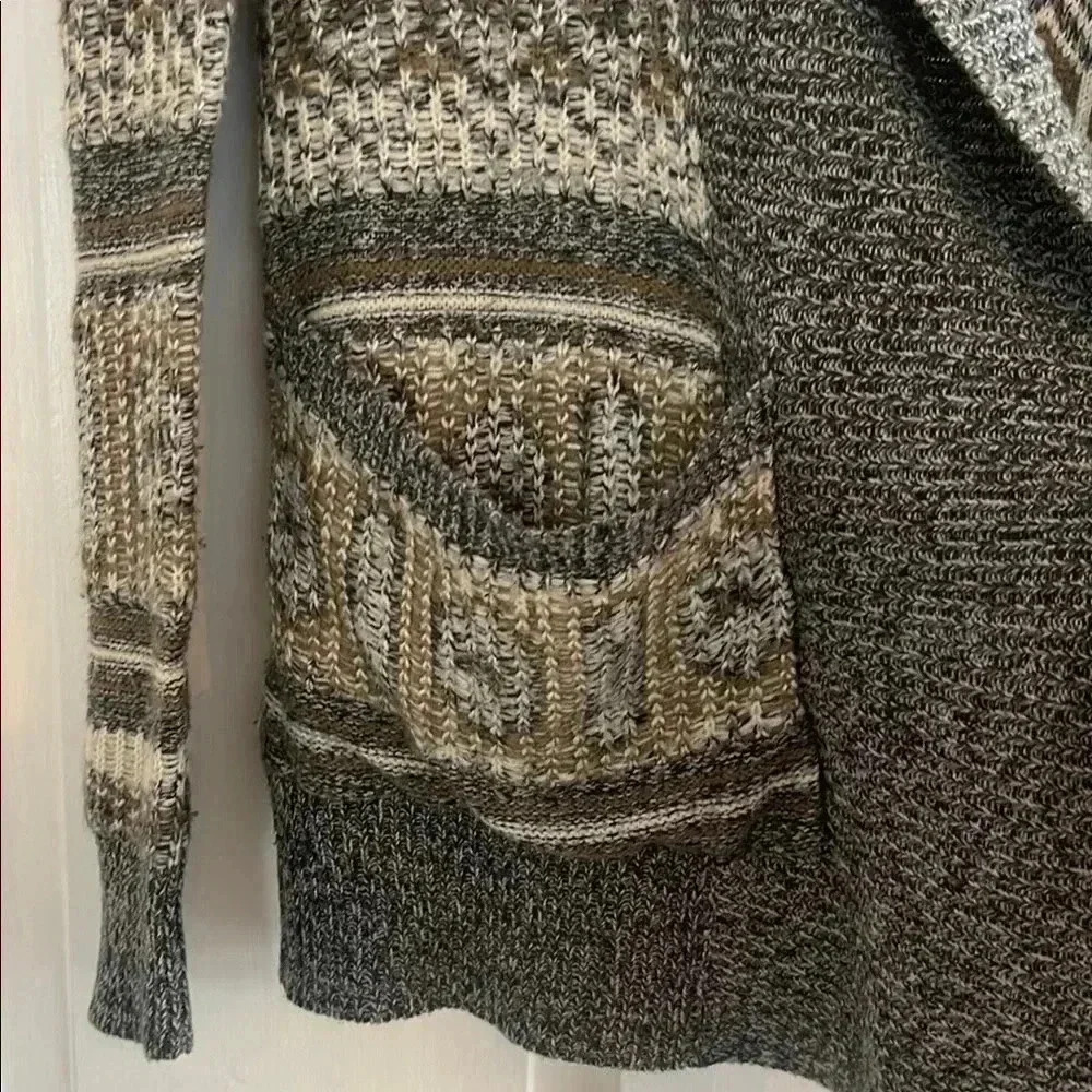 Cozy Patterned Cardigan - Picture 2 of 6
